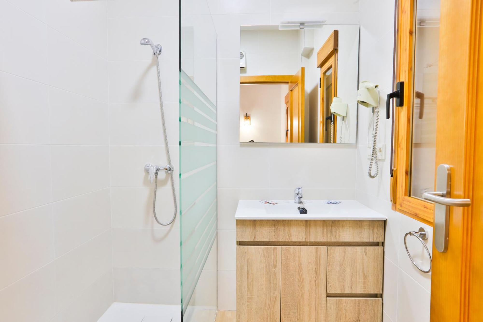 Aparthotel Complejo Residencial Enebros 2*